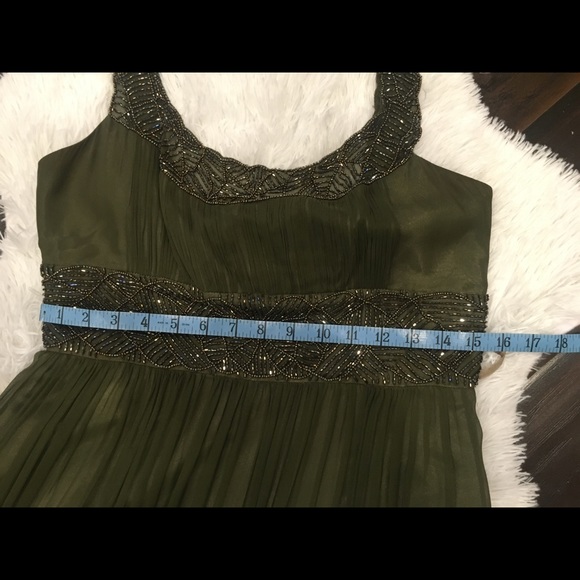 🦚 Dress with beautiful beaded details. - Picture 5 of 8